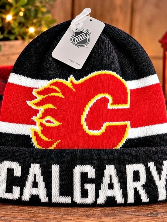 NHL Other - NHL Calgary Flames Cuffed Knit Beanie Black & Red